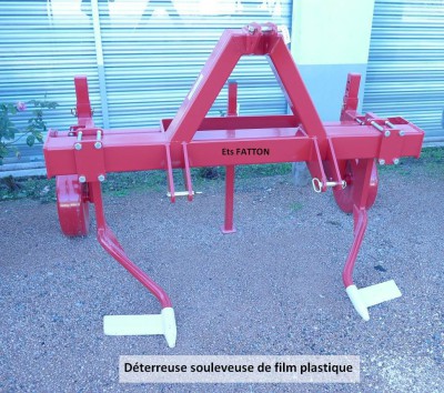 Déterreuse souleveuse de film plastique